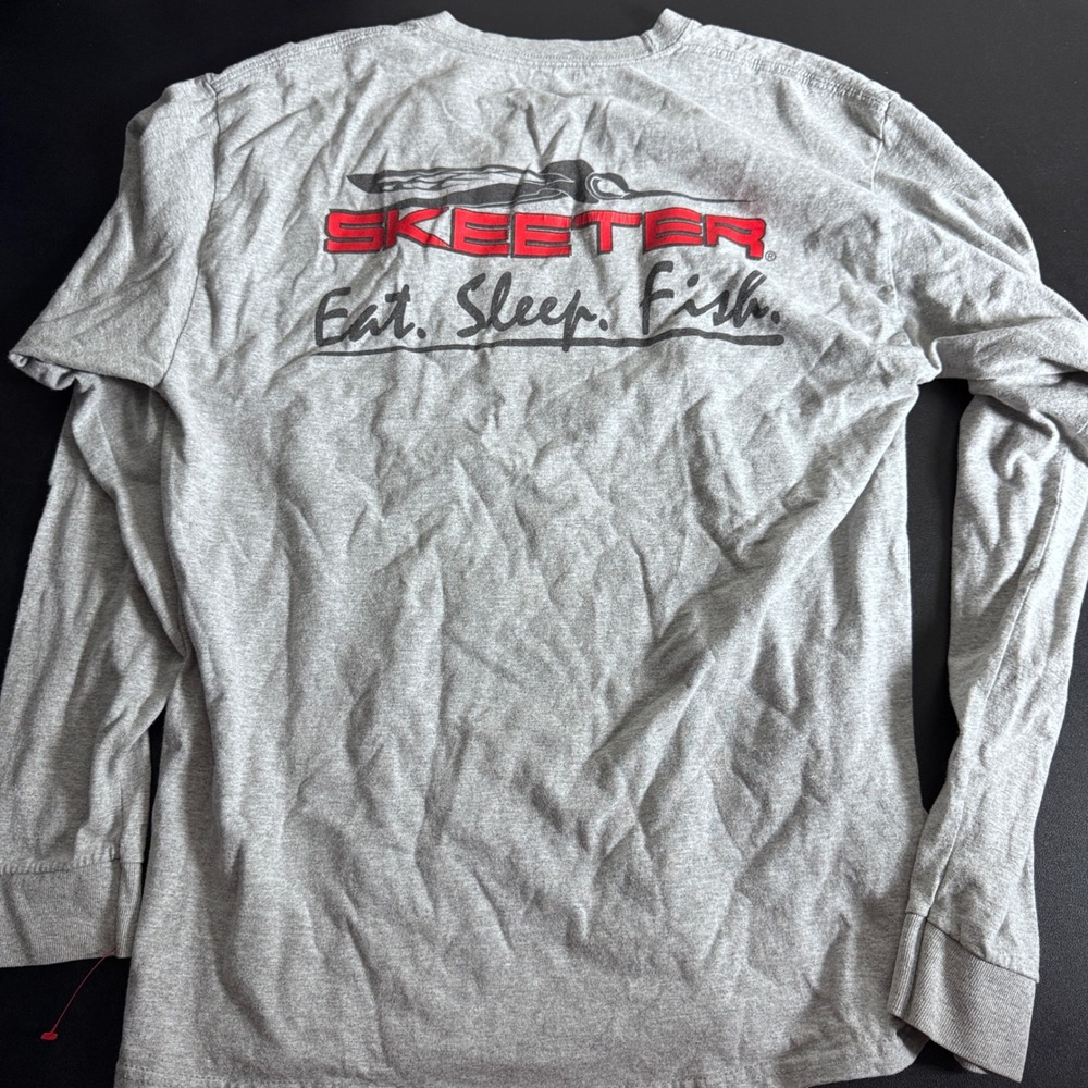 Hanes Skeeter Boats Long Sleeve Shirt Mens Large Gray Graphic Eat Sleep Fish